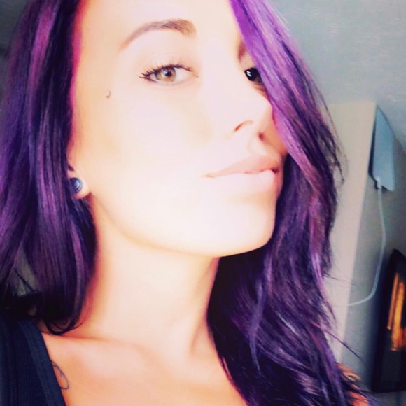 Meet your Posher, Taylor - Picture 1 of 1